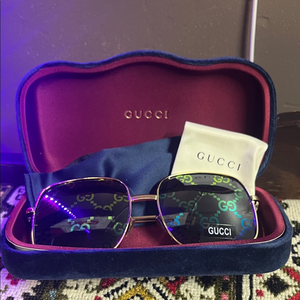 Gucci  Sunglasses - Gold frame with Black Tips
